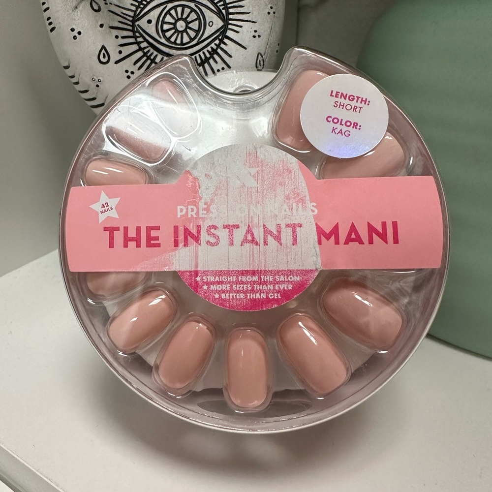 Olive & June press on nails